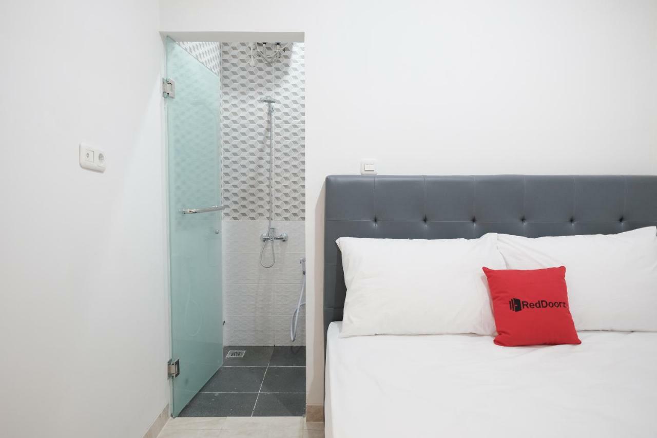 Gasthuis Reddoorz Near Taman Palem